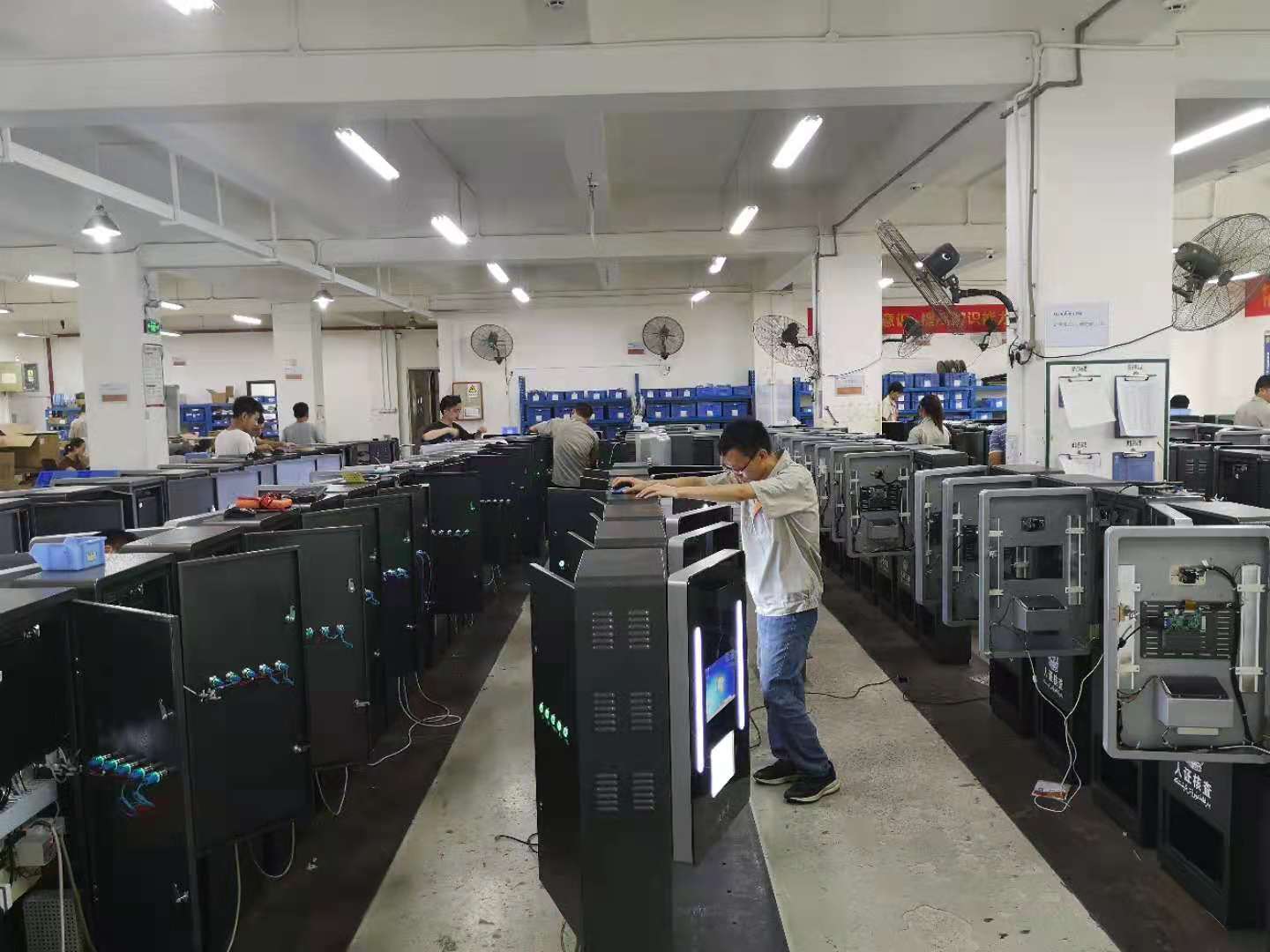 客戶至上，全力以赴&mdash;&mdash;富士智能全力確保新疆人車證核驗系統項目交付落地！